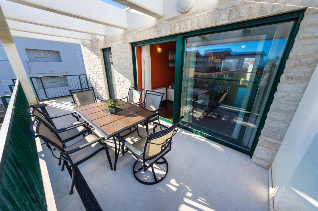 Queen Beach Apartments Нін Екстер'єр фото