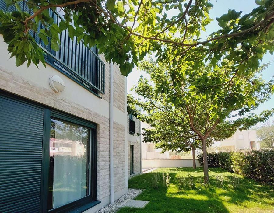 Queen Beach Apartments Нін Екстер'єр фото
