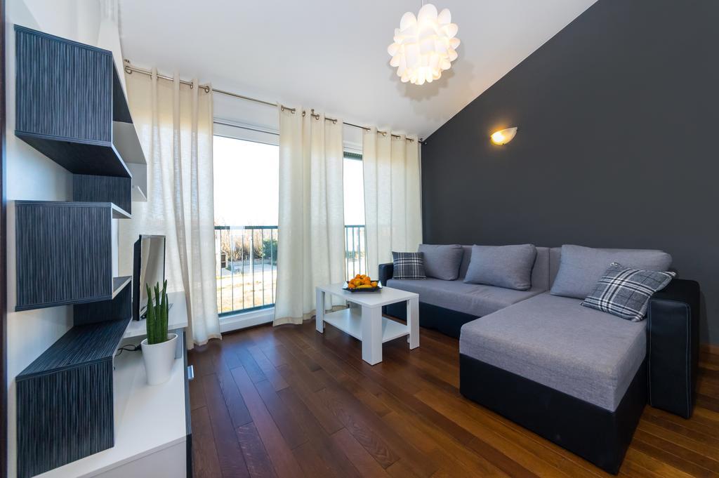 Queen Beach Apartments Нін Екстер'єр фото