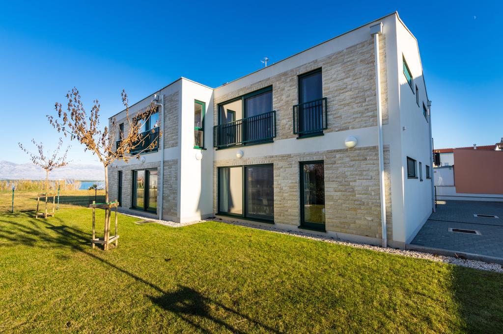 Queen Beach Apartments Нін Екстер'єр фото