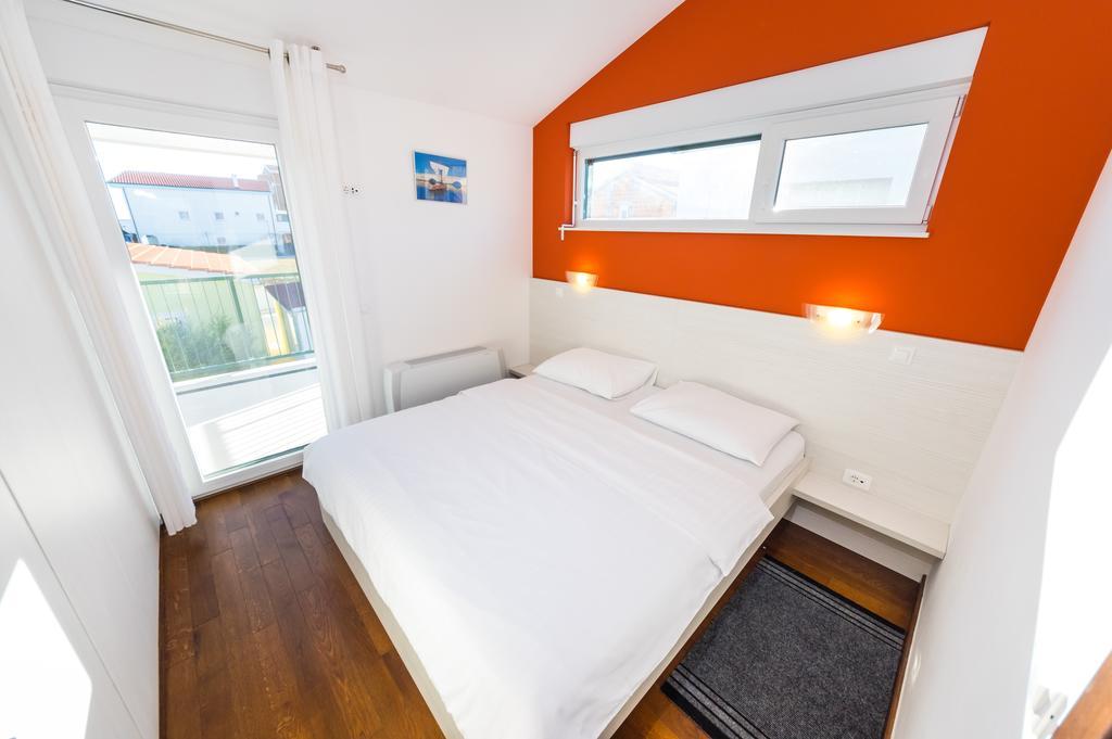 Queen Beach Apartments Нін Екстер'єр фото