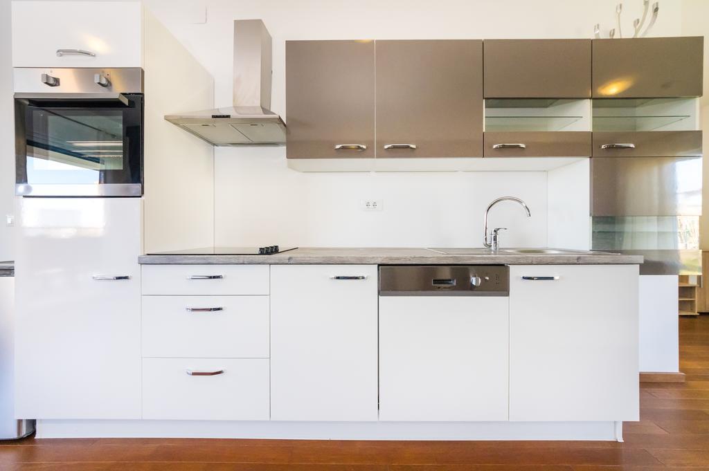 Queen Beach Apartments Нін Екстер'єр фото