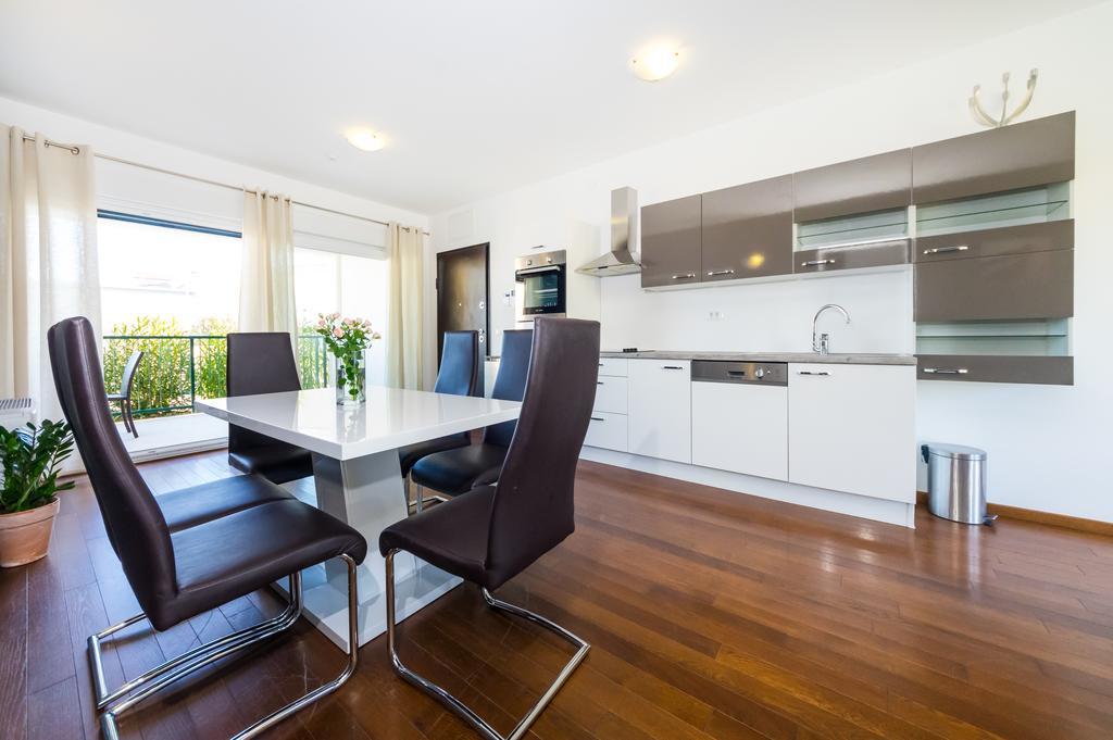 Queen Beach Apartments Нін Екстер'єр фото
