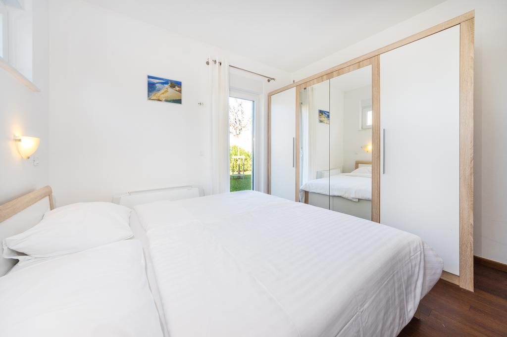 Queen Beach Apartments Нін Екстер'єр фото